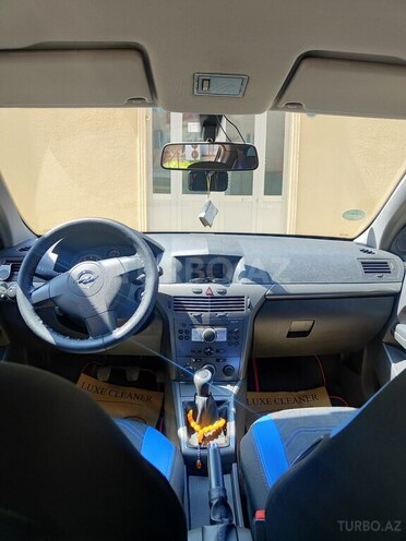 Opel Astra 2004, 250,000 km - 1.4 l - Gəncə