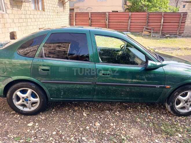 Opel Vectra 1996, 450,000 km - 2.0 l - Yevlax