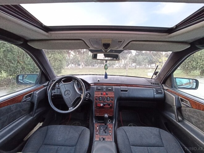 Mercedes E 240 1998, 351,223 km - 2.4 л - Bakı