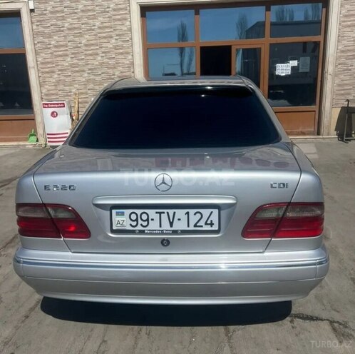 Mercedes E 220 d 2000, 372,200 km - 2.2 л - Zərdab