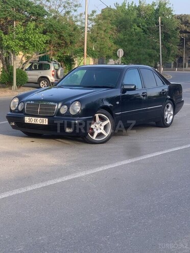 Mercedes E 240 1999, 351,200 km - 2.4 l - Bakı