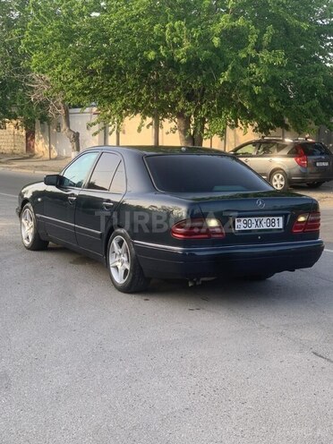 Mercedes E 240 1999, 351,200 km - 2.4 l - Bakı