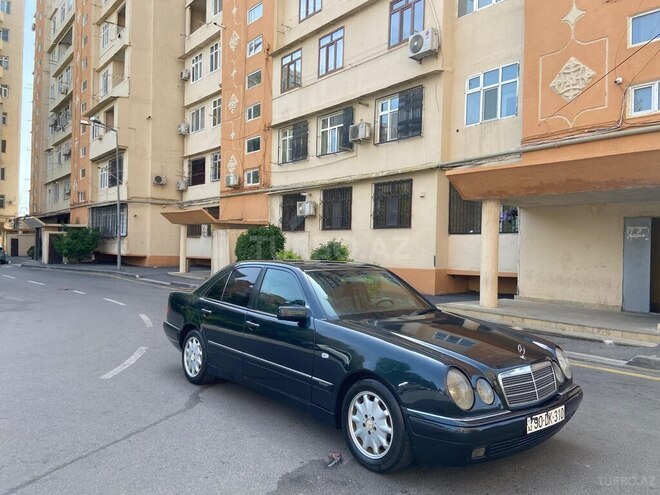 Mercedes E 230 1997, 310,000 km - 2.3 l - Bakı