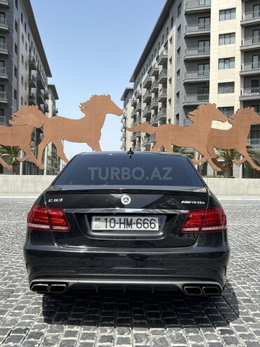 Mercedes E 220 2015, 183,581 km - 2.2 l - Bakı