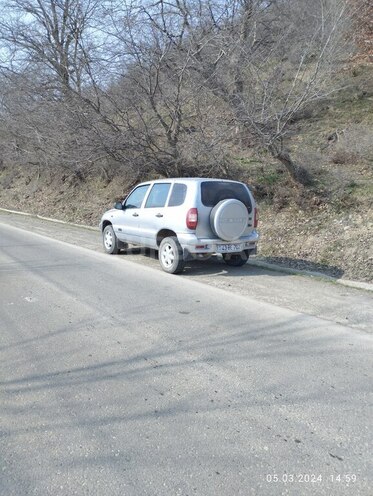 Chevrolet Niva 2006, 214,000 km - 1.7 л - Lerik