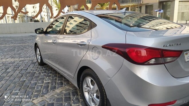 Hyundai Elantra 2015, 130,000 km - 1.8 л - Bakı