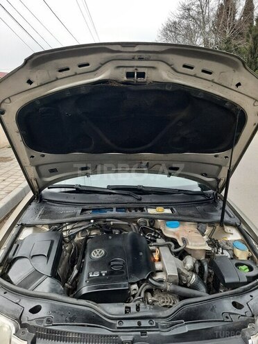 Volkswagen Passat 2003, 275,002 km - 1.8 l - Ağcabədi