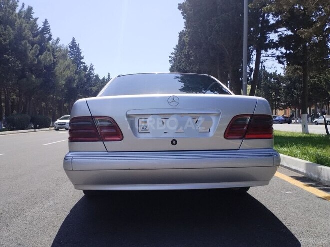 Mercedes E 220 d 2001, 250,000 km - 2.2 л - Bakı