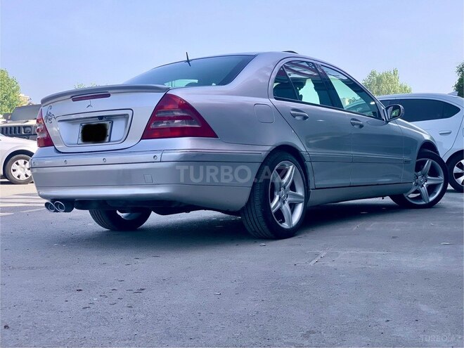 Mercedes C 320