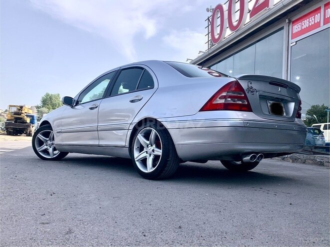 Mercedes C 320