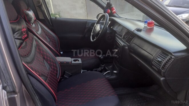 Opel Vectra 1998, 320,000 km - 1.6 л - Bakı
