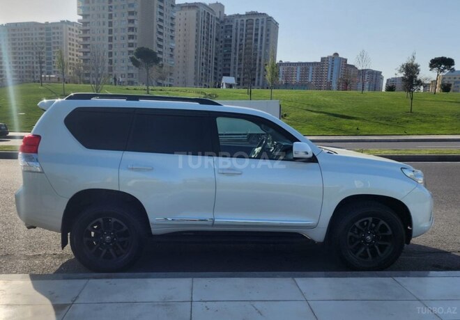 Toyota Land Cruiser Prado 2012, 257,000 km - 3.0 l - Bakı
