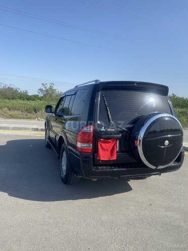 Mitsubishi Pajero 2006, 330,000 km - 3.0 l - Quba