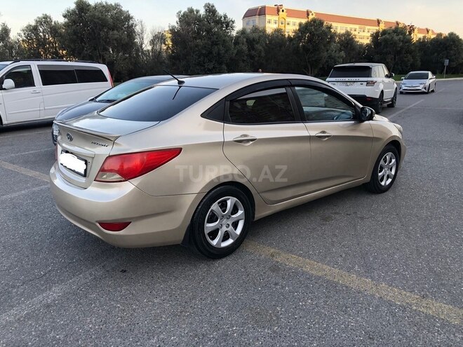 Hyundai Accent 2011, 319,000 km - 1.4 л - Bakı