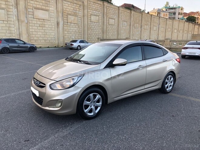 Hyundai Accent 2011, 319,000 km - 1.4 л - Bakı
