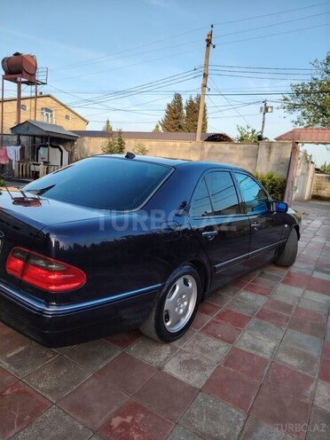 Mercedes E 240 1997, 293,000 km - 2.4 l - Masallı