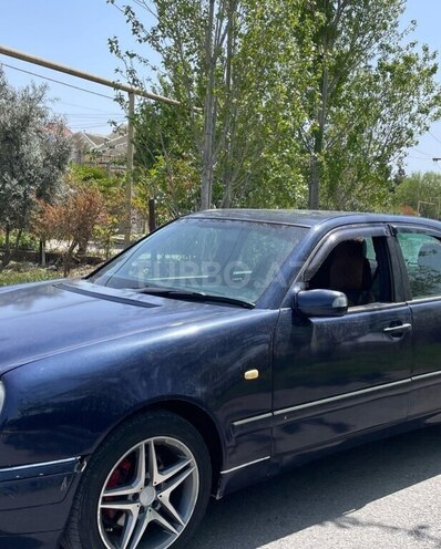 Mercedes E 230 1996, 386,000 km - 2.3 l - Yevlax