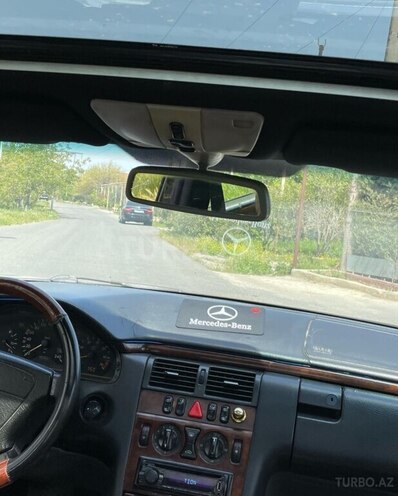 Mercedes E 230 1996, 386,000 km - 2.3 l - Yevlax