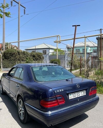 Mercedes E 230 1996, 386,000 km - 2.3 l - Yevlax