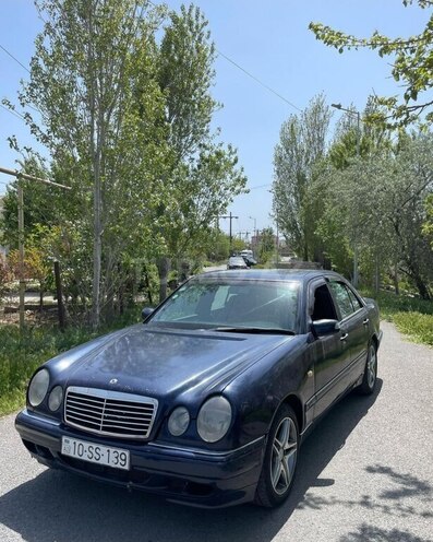 Mercedes E 230 1996, 386,000 km - 2.3 l - Yevlax