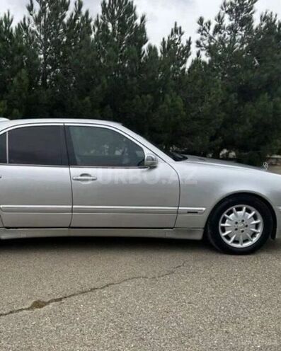 Mercedes E 220 1999, 428,000 km - 2.2 л - Zərdab