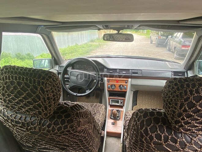 Mercedes E 250 1993, 350,000 km - 2.5 l - Ağdam