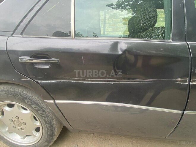 Mercedes E 250 1993, 350,000 km - 2.5 l - Ağdam