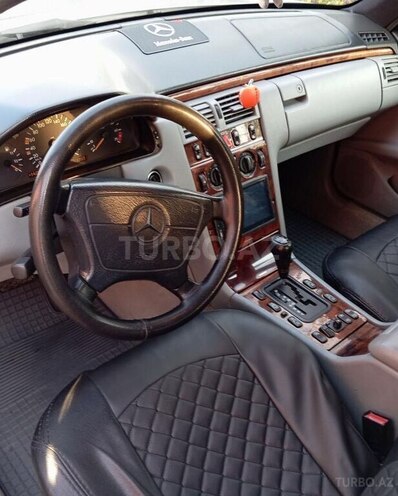 Mercedes E 240 1998, 398,741 km - 2.4 l - Beyləqan