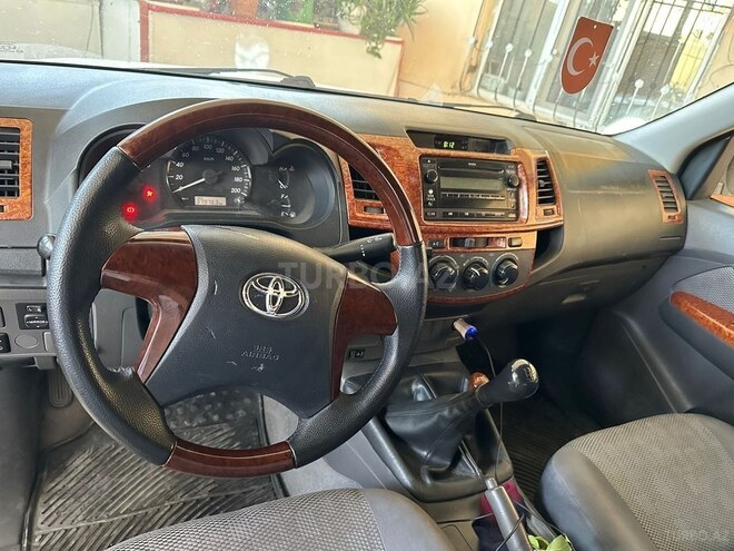 Toyota Hilux 2012, 380,000 km - 2.5 l - Bakı