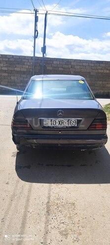 Mercedes E 200 1993, 300,000 km - 2.0 l - Bakı