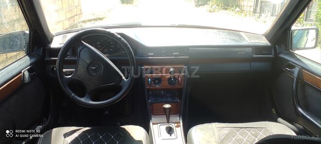 Mercedes E 200 1993, 300,000 km - 2.0 l - Bakı