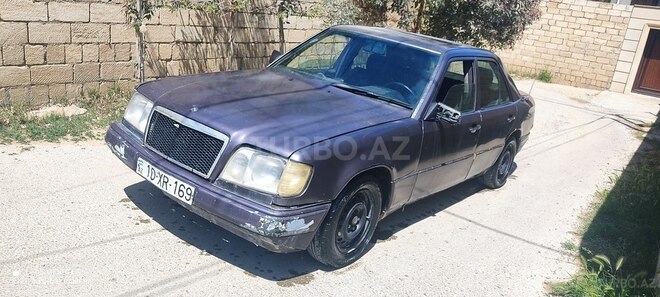 Mercedes E 200 1993, 300,000 km - 2.0 l - Bakı