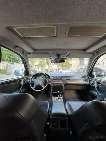 Mercedes E 320 2000, 298,567 km - 3.2 l - Bakı