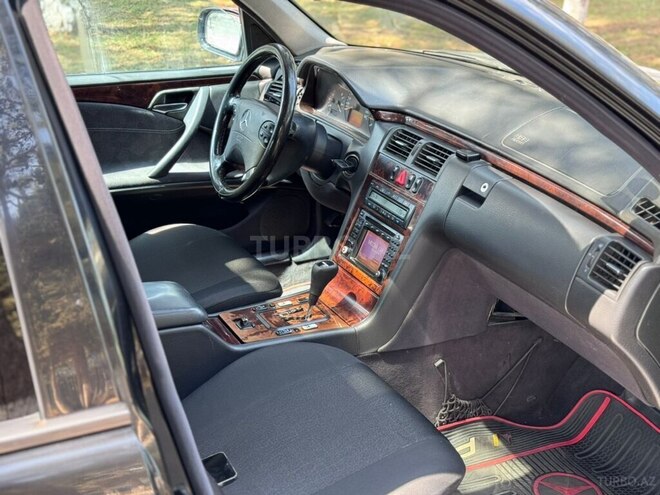 Mercedes E 270 1999, 465,000 km - 2.7 л - Sumqayıt