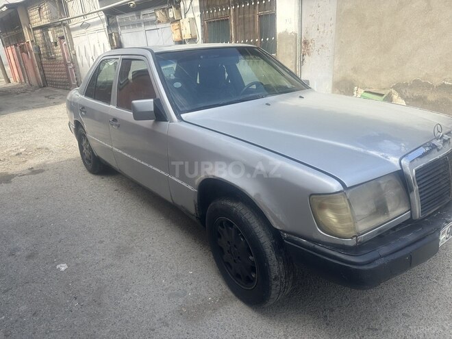 Mercedes E 250 1990, 213,000 km - 2.5 л - Bakı