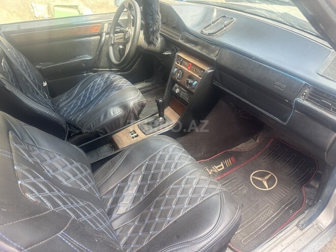 Mercedes E 250 1990, 213,000 km - 2.5 л - Bakı