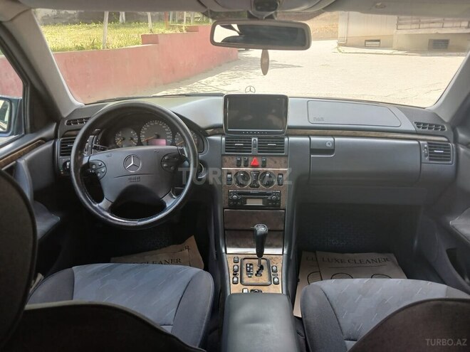 Mercedes E 240 2000, 259,000 km - 2.4 л - Bakı