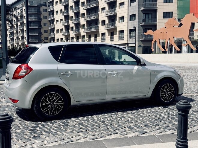 Kia Ceed 2011, 235,000 km - 1.6 l - Bakı