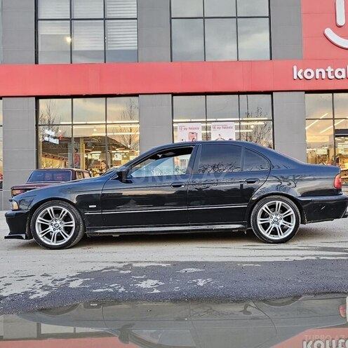 BMW 528 2000, 266,000 km - 2.8 л - Bakı