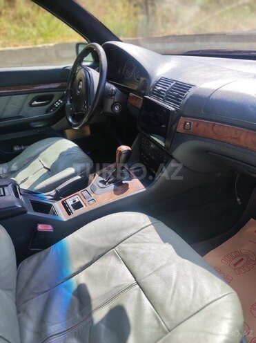 BMW 528 1999, 255,000 km - 2.8 l - Bakı
