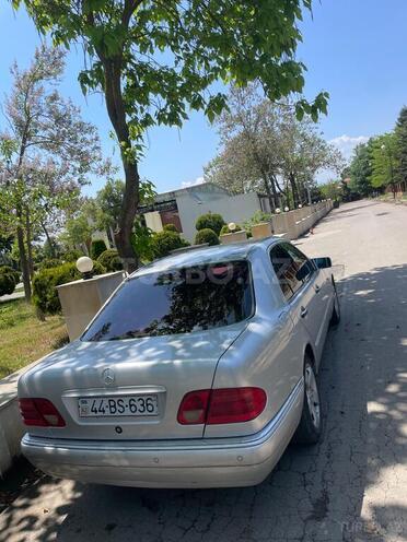 Mercedes E 240 1997, 342,696 km - 2.4 l - Masallı