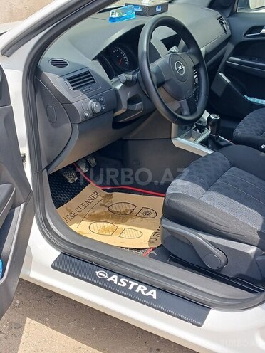 Opel Astra 2009, 190,000 km - 1.4 l - Bakı