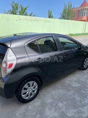 Toyota Prius C 2013, 270,000 km - 1.5 l - Bakı