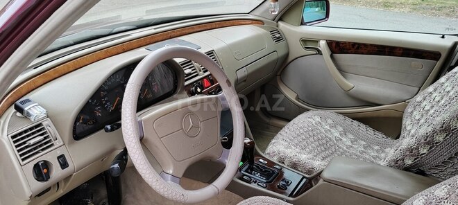 Mercedes C 200 1997, 387,000 km - 2.0 l - Quba