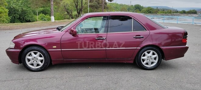 Mercedes C 200 1997, 387,000 km - 2.0 l - Quba