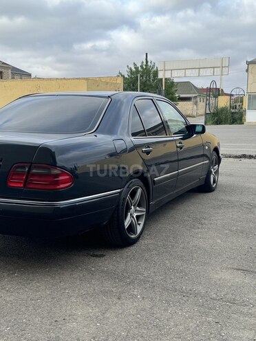 Mercedes E 230 1997, 623,000 km - 2.3 l - Salyan