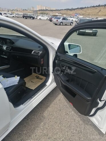 Mercedes E 200 d 2015, 129,500 km - 2.2 л - Bakı