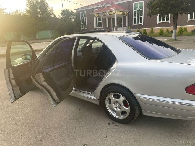 Mercedes E 270 2000, 390,173 km - 2.7 l - Masallı