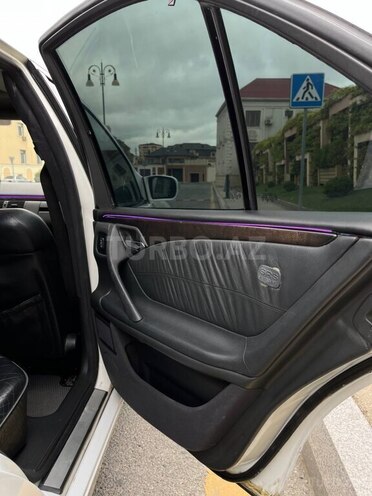 Mercedes E 320 2001, 111,110 km - 3.2 l - Bakı