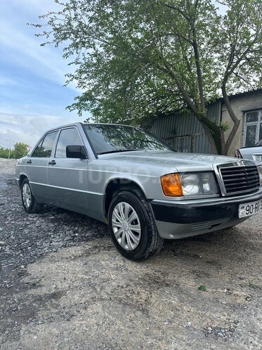 Mercedes 190 1990, 100,000 km - 2.0 л - Qəbələ